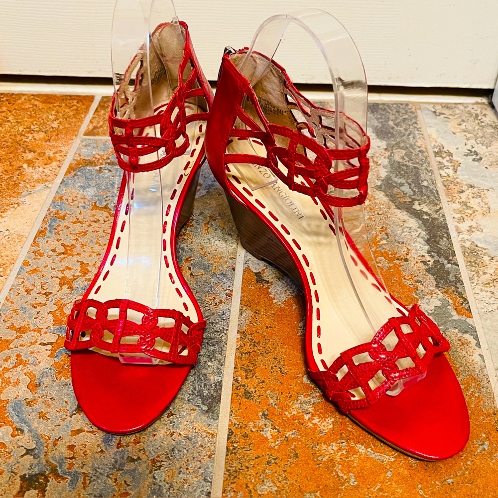 🌹Stunning Lattice Design Enzo Angiolini Rich Red Sandal Wedge Heels!